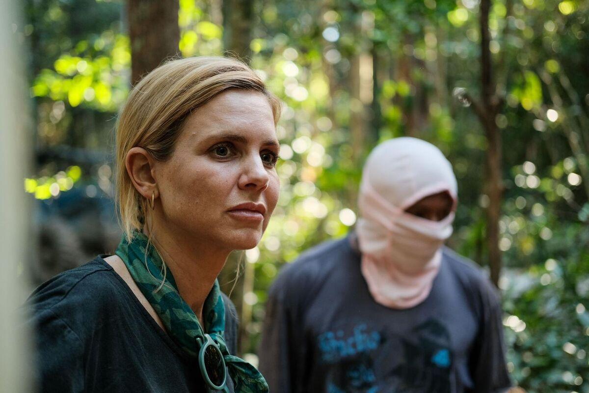 Mariana in the field - close up