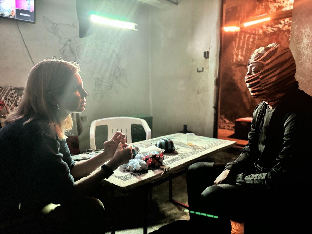 Interviewing sources